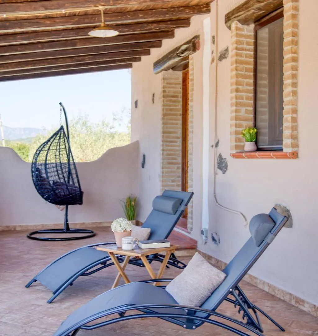 Villa Orgoi, Immersa Nel Verde בית נופש