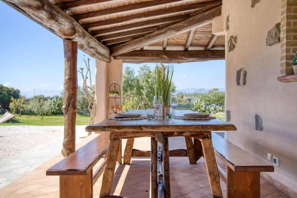 Villa Orgoi, Immersa Nel Verde 0*, אורוסיי