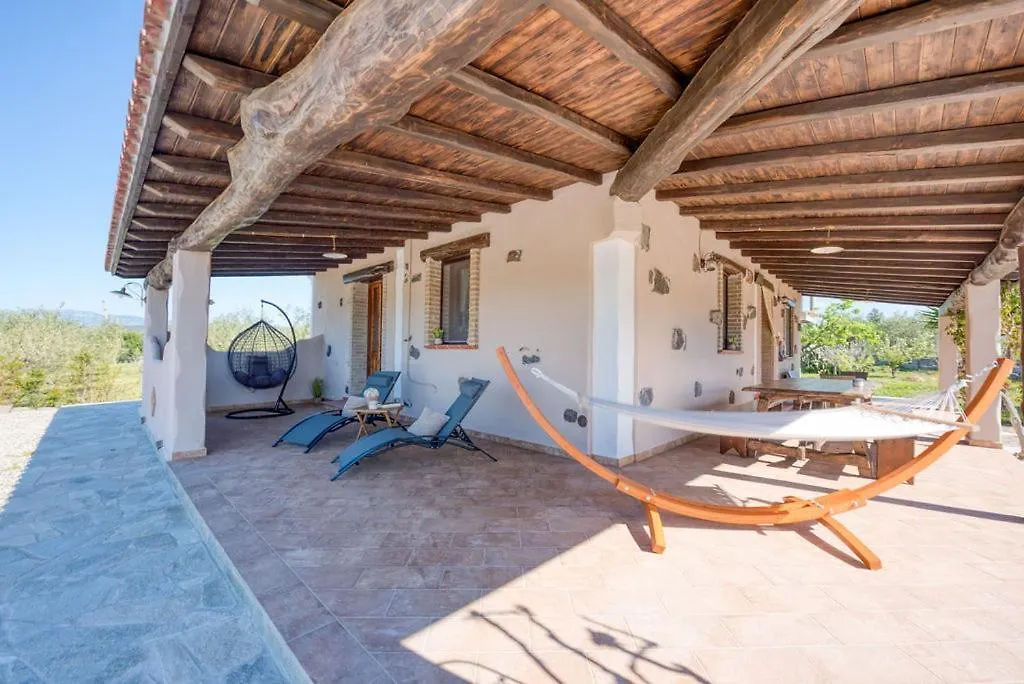 Villa Orgoi, Immersa Nel Verde בית נופש